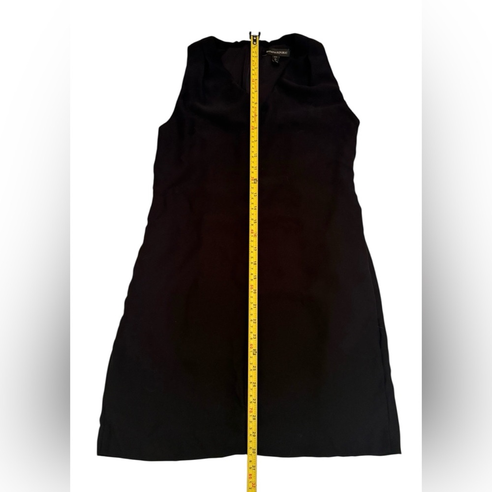 Banana Republic Women’s Black Sleeveless V-Neck Shift Dress Petite 0 Side Pocket - Picture 7 of 15